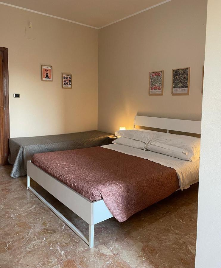 Casa Viola A 900 Mt Dalla Staz. Centrale Pescara Eksteriør bilde
