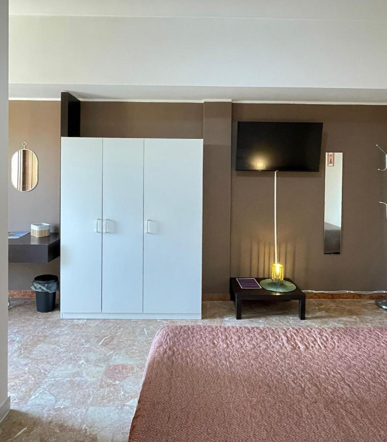 Casa Viola A 900 Mt Dalla Staz. Centrale Pescara Eksteriør bilde